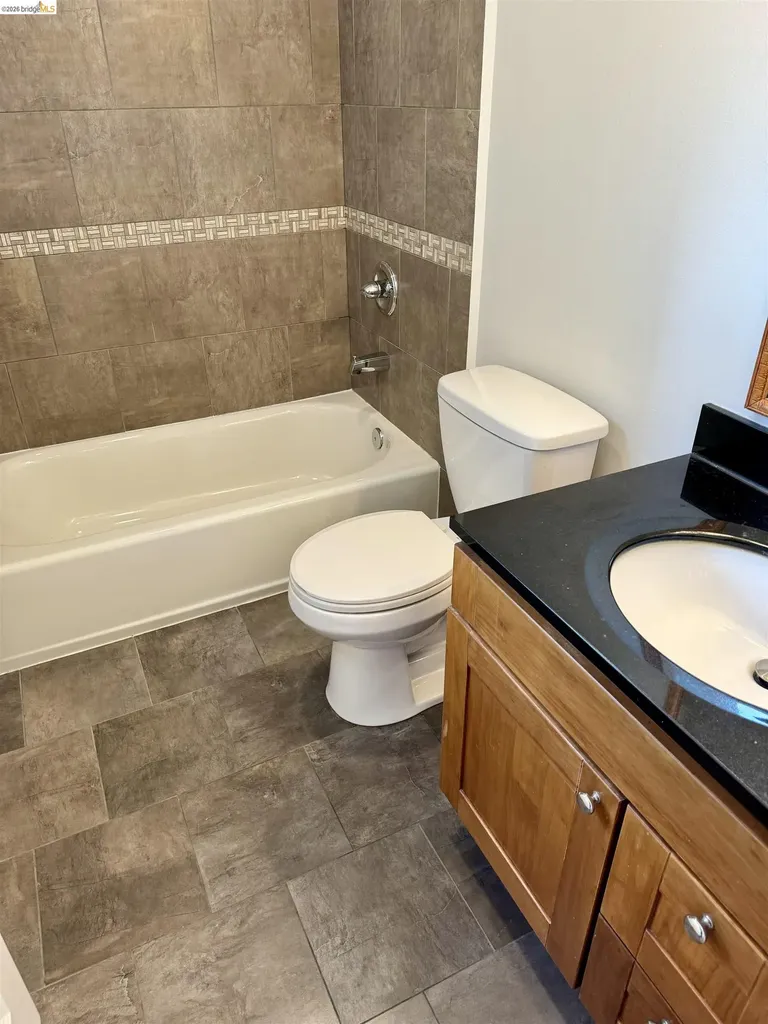 2415 San Pablo Avenue Oakland CA 94612
