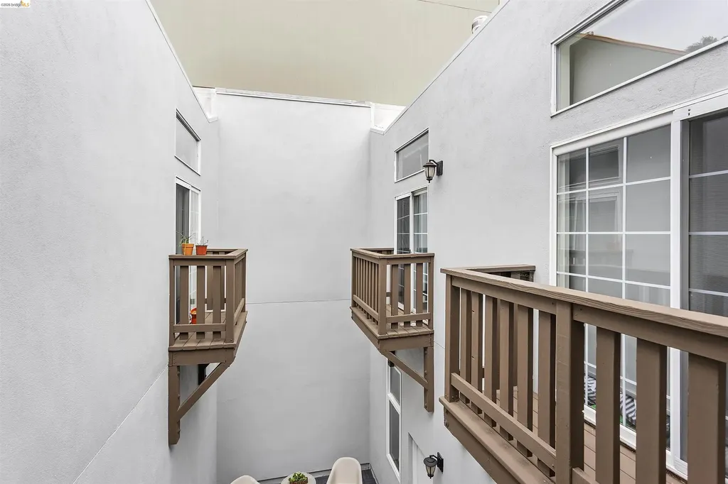 2401 San Pablo Avenue Oakland CA 94607