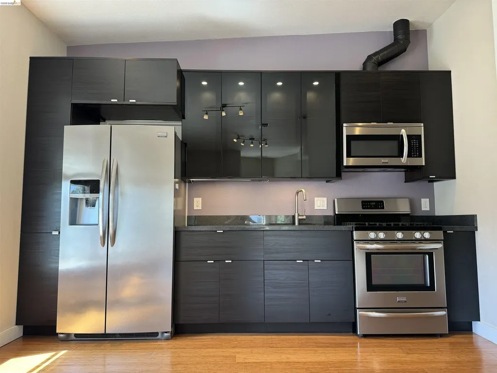 2401 San Pablo Avenue Oakland CA 94607