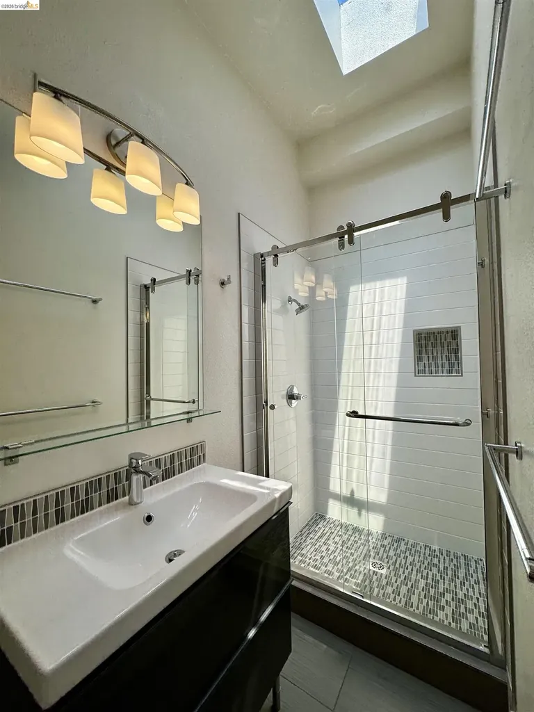 2401 San Pablo Avenue Oakland CA 94607