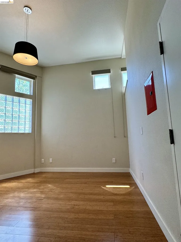 2401 San Pablo Avenue Oakland CA 94607
