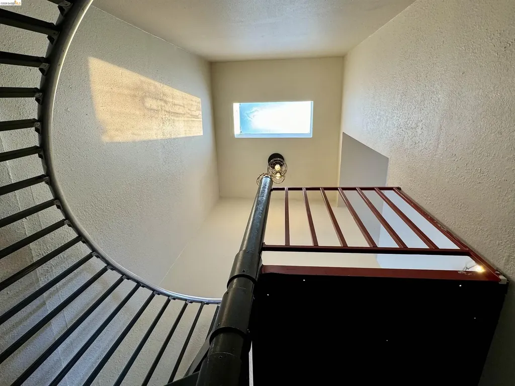 2401 San Pablo Avenue Oakland CA 94607