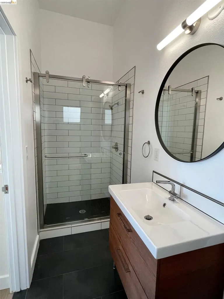 2401 San Pablo Avenue Oakland CA 94607
