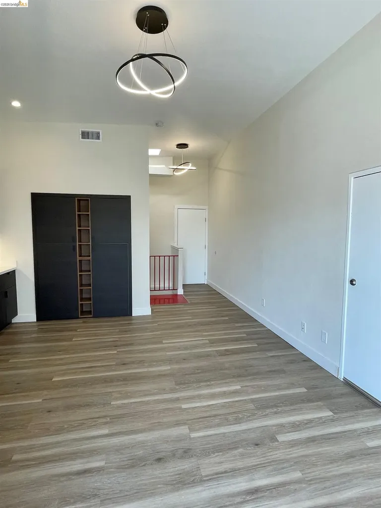 2401 San Pablo Avenue Oakland CA 94607