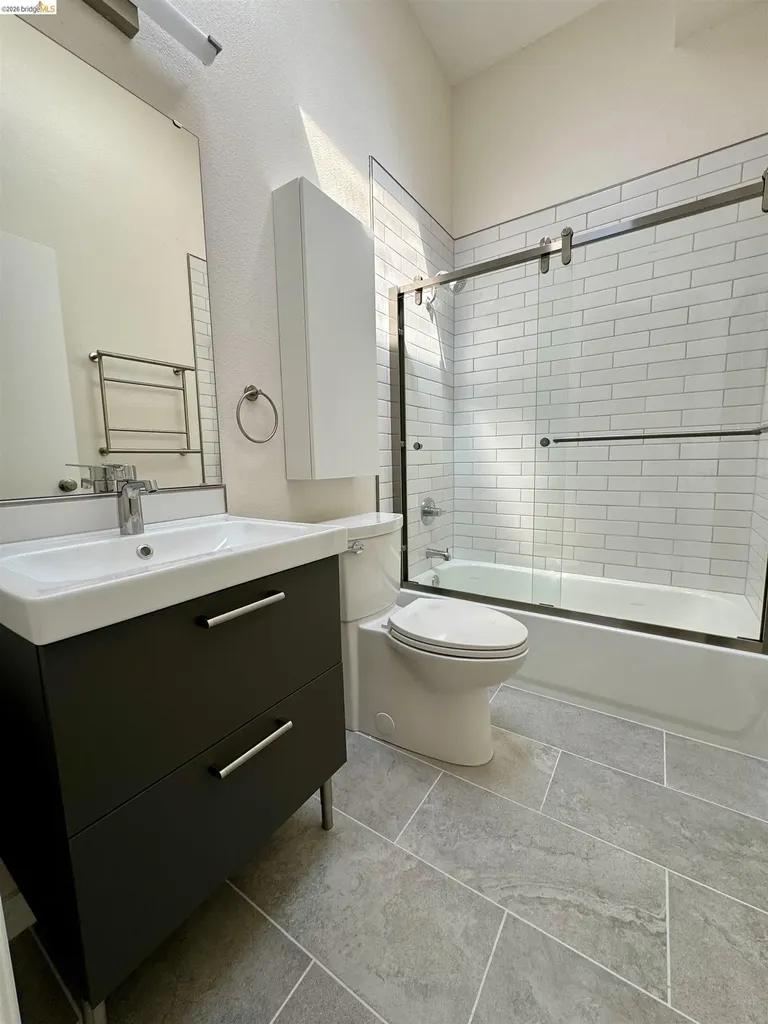 2401 San Pablo Avenue Oakland CA 94607