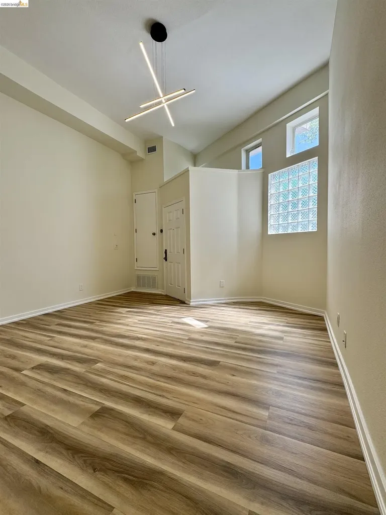 2401 San Pablo Avenue Oakland CA 94607