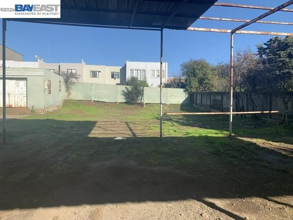 1278 Thomas Avenue San Francisco CA 94124