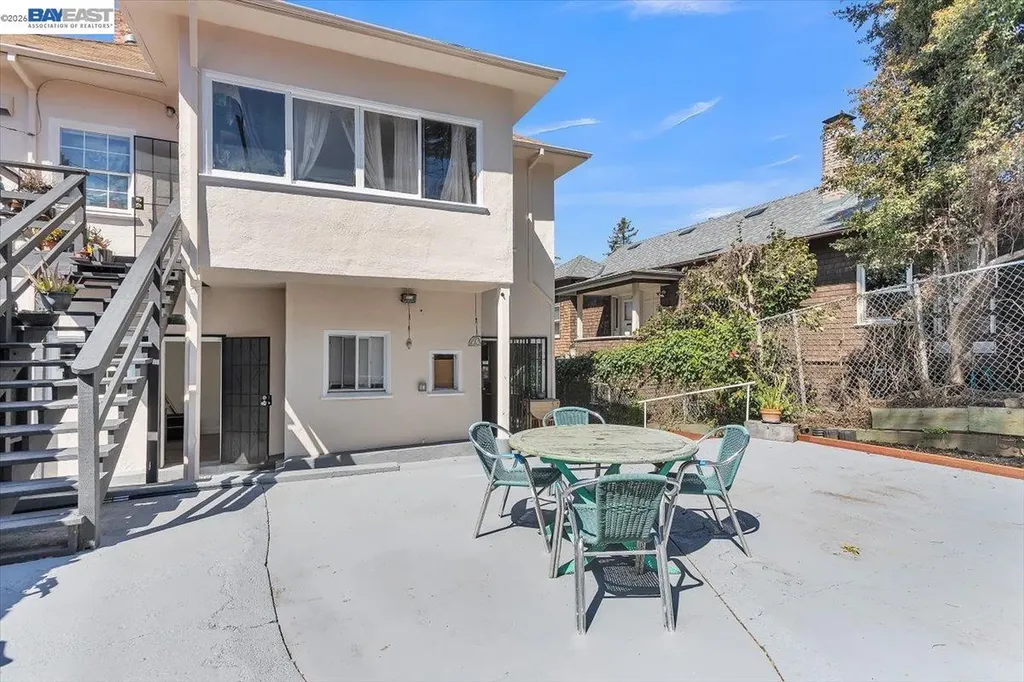 3300 Harrison Street Oakland CA 94611