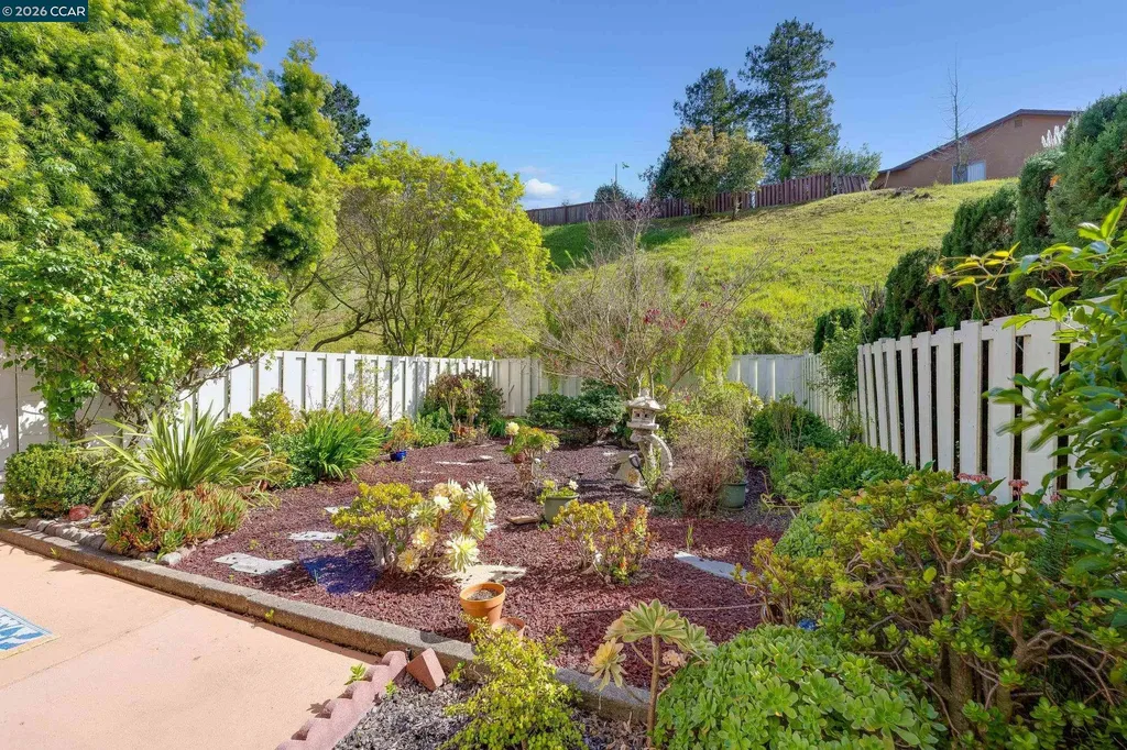 131 Ironwood Oakland CA 94605