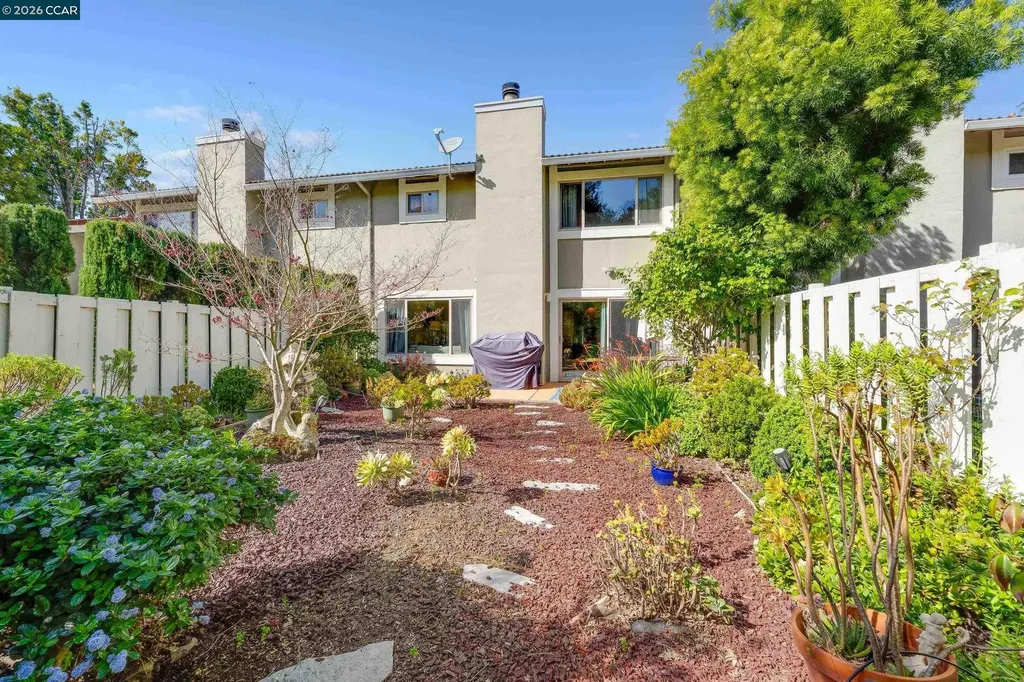 131 Ironwood Oakland CA 94605
