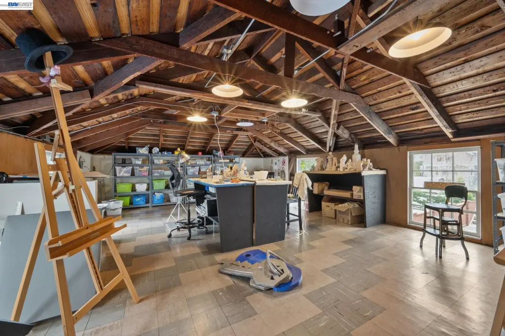 1121 Bay Street Alameda CA 94501