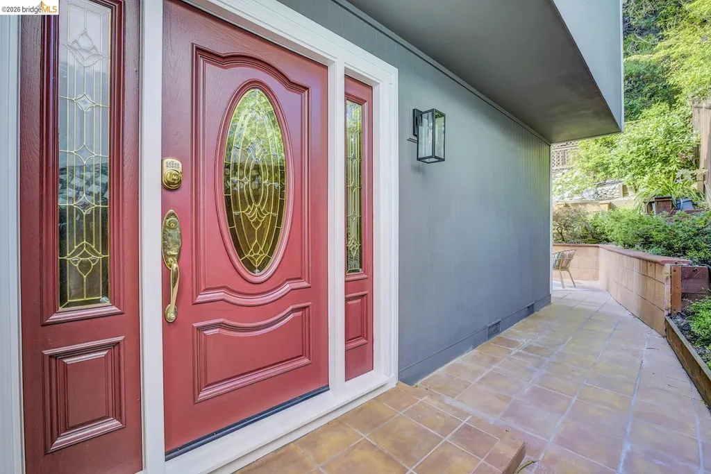 6635 Banning Drive Oakland CA 94611