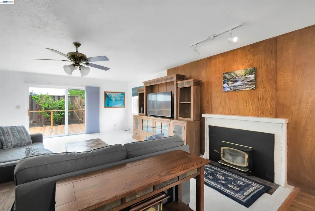 26257 Coleman Avenue Hayward CA 94544