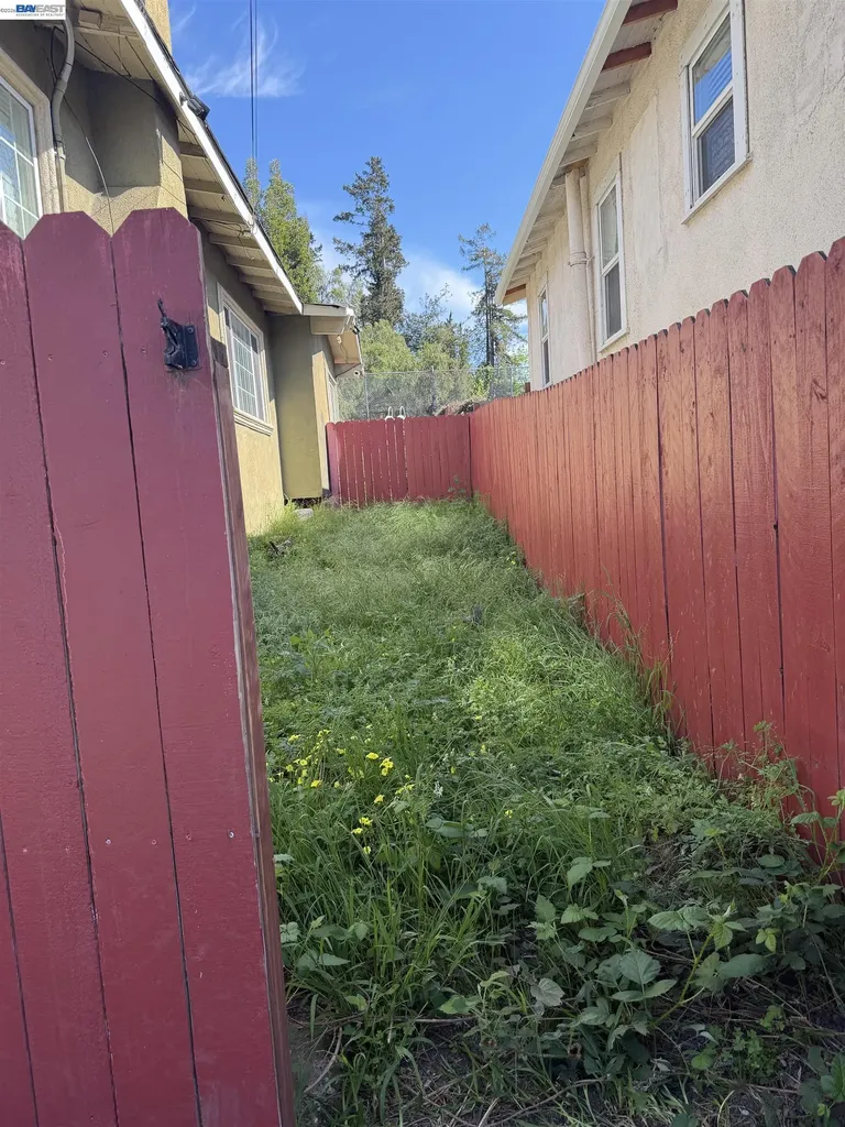 4058 Edwards Avenue Oakland CA 94605