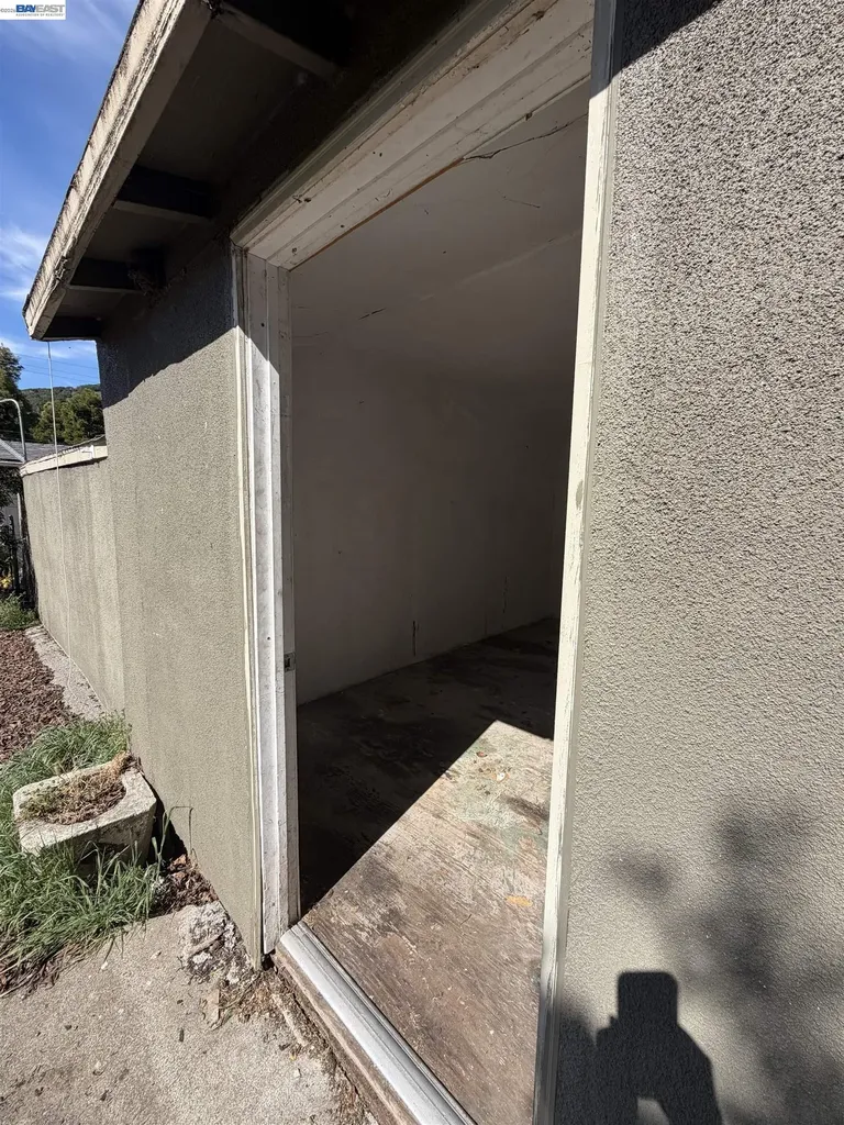 4058 Edwards Avenue Oakland CA 94605