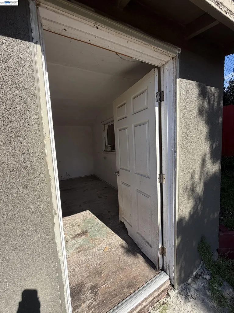 4058 Edwards Avenue Oakland CA 94605