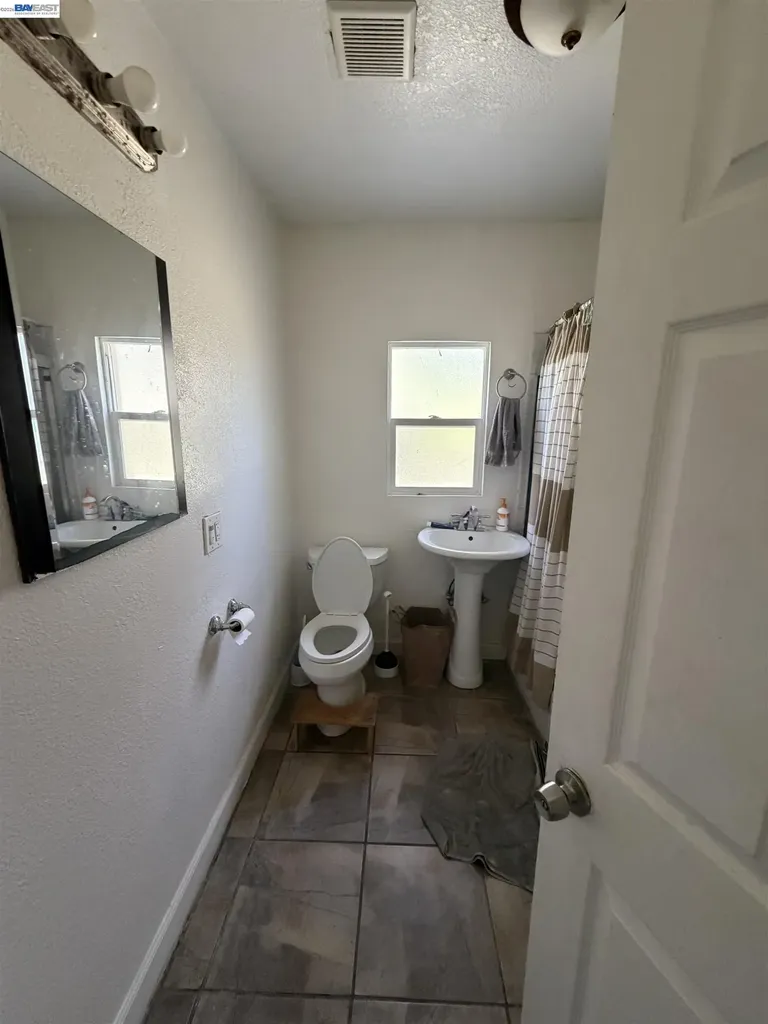 4058 Edwards Avenue Oakland CA 94605