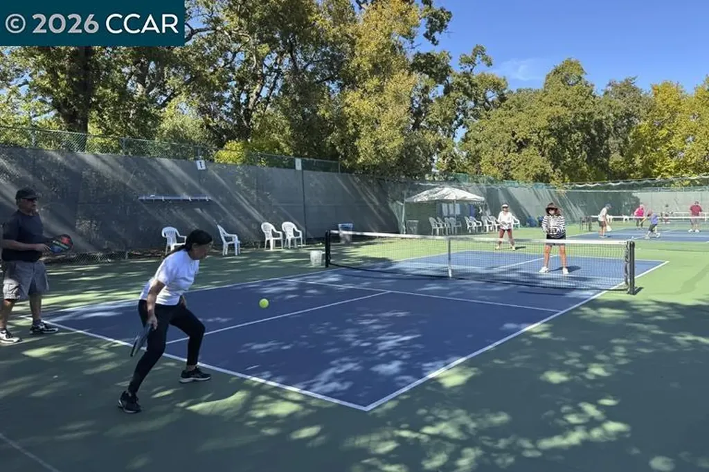 3410 Tice Creek Walnut Creek CA 94595