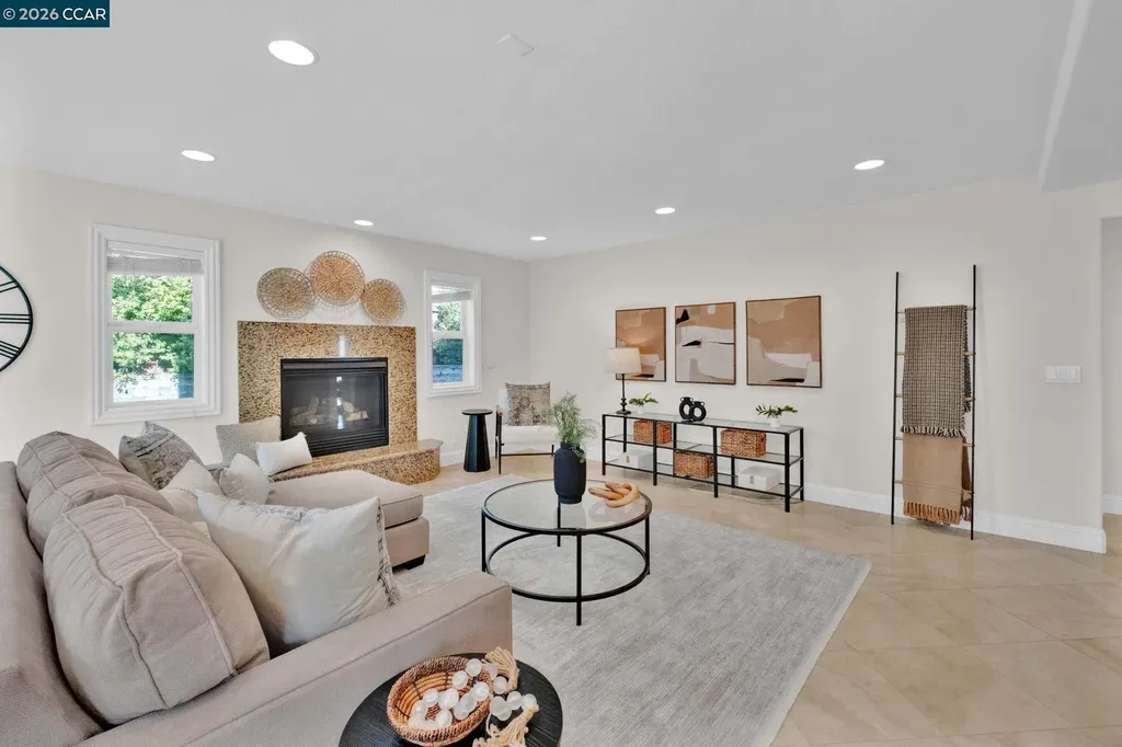 367 Mount Washington Way Clayton CA 94517