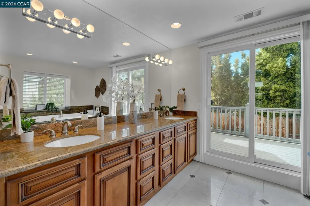 367 Mount Washington Way Clayton CA 94517