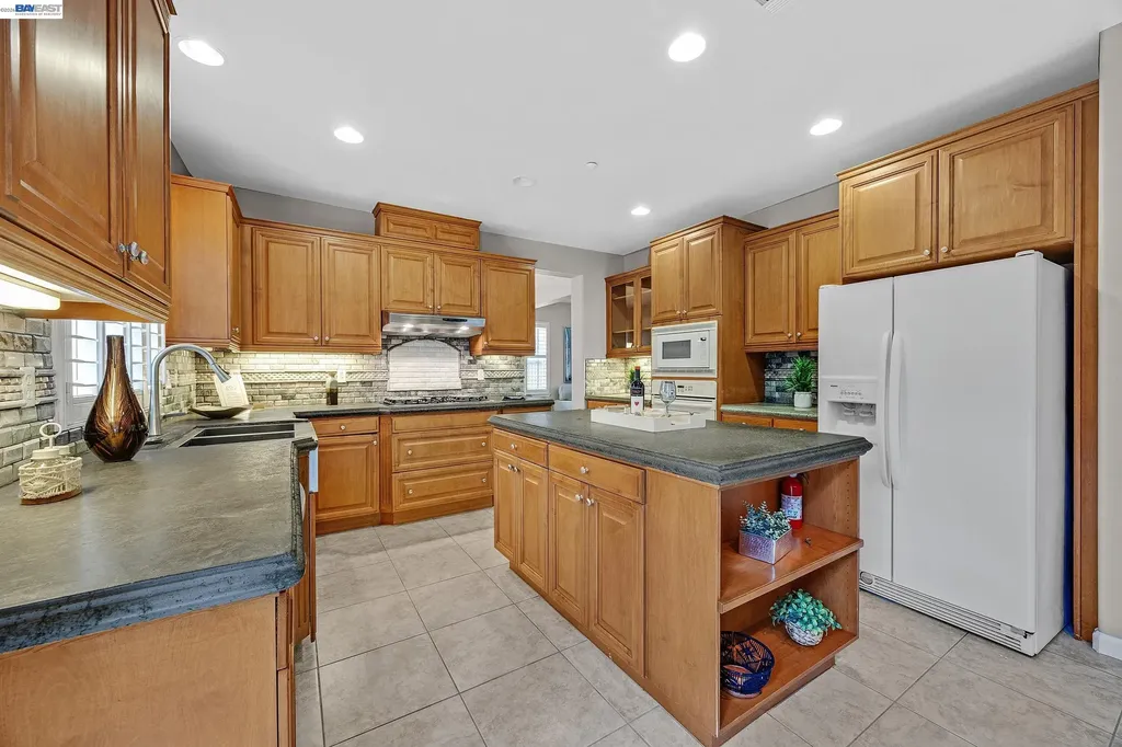 1869 Tarragon Drive Brentwood CA 94513