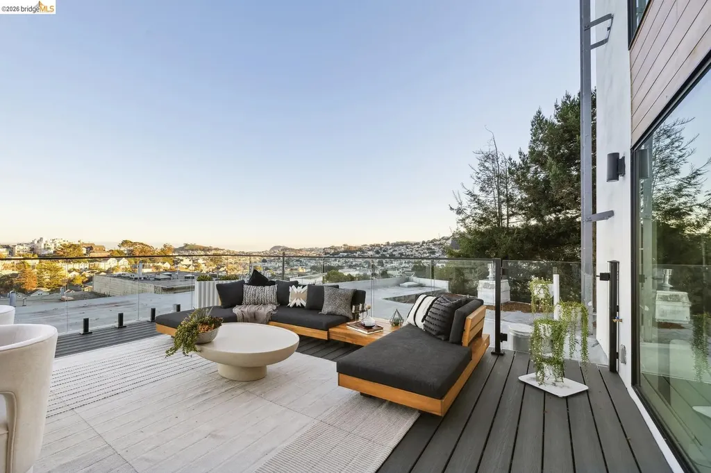130 Grand View Avenue San Francisco CA 94114