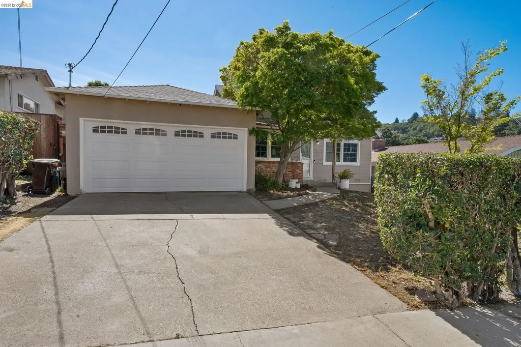 2410 Colusa Pinole CA 94564