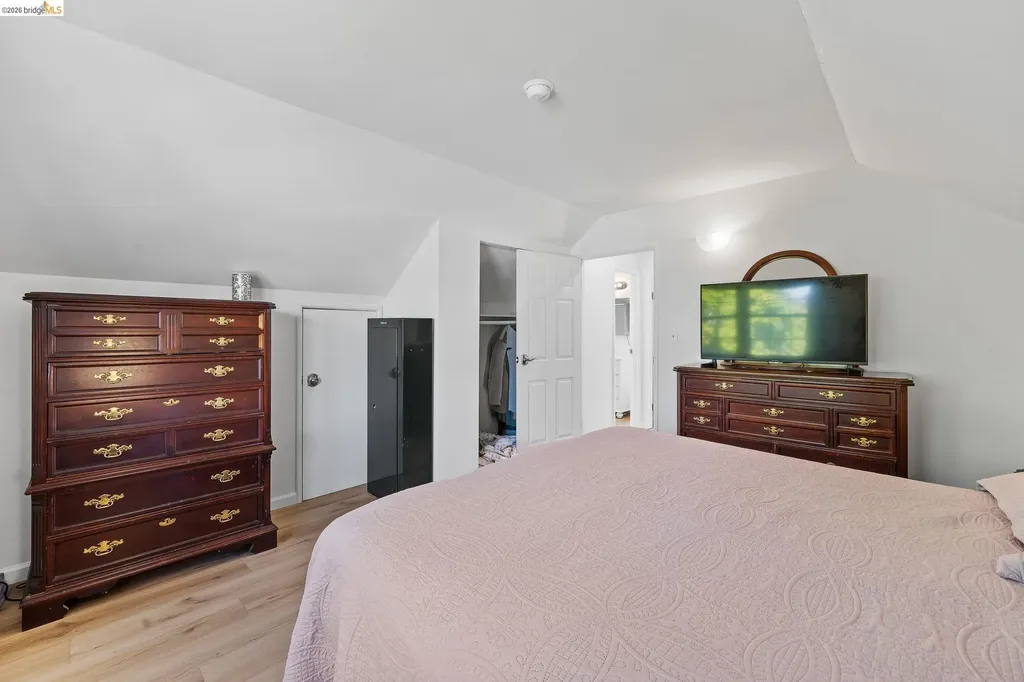 2410 Colusa Pinole CA 94564
