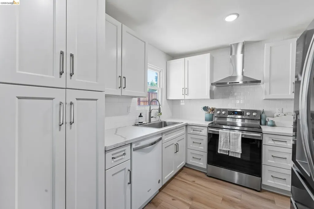2410 Colusa Pinole CA 94564