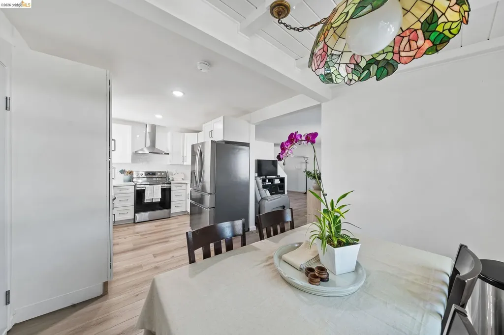 2410 Colusa Pinole CA 94564