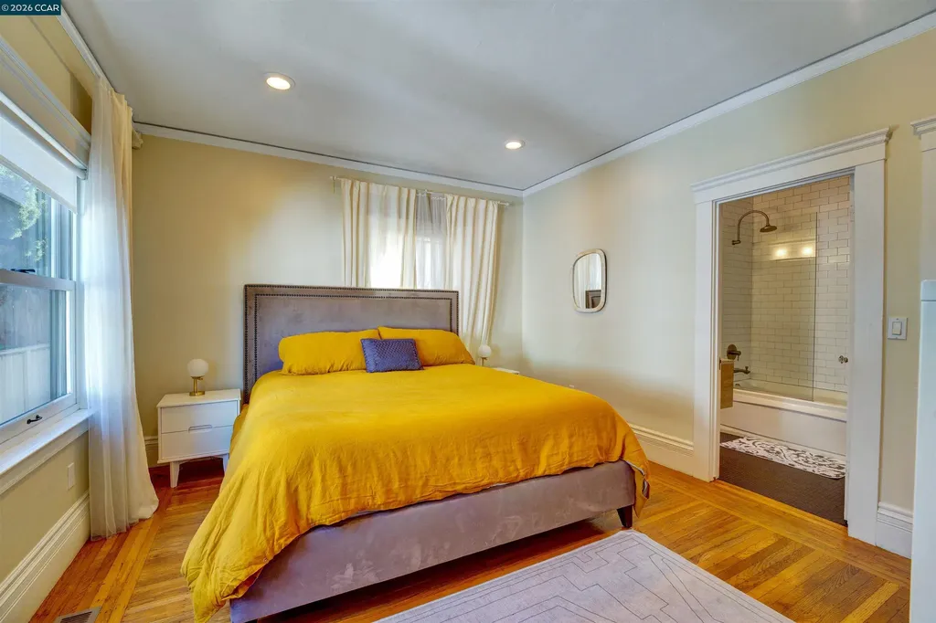 2038 Lakeshore Avenue Oakland CA 94606