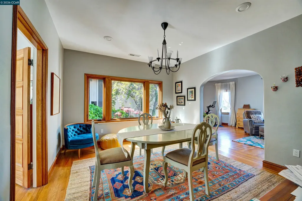 2038 Lakeshore Avenue Oakland CA 94606