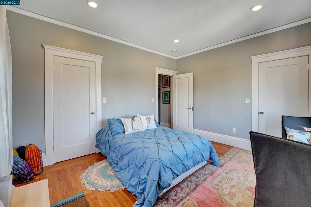 2038 Lakeshore Avenue Oakland CA 94606