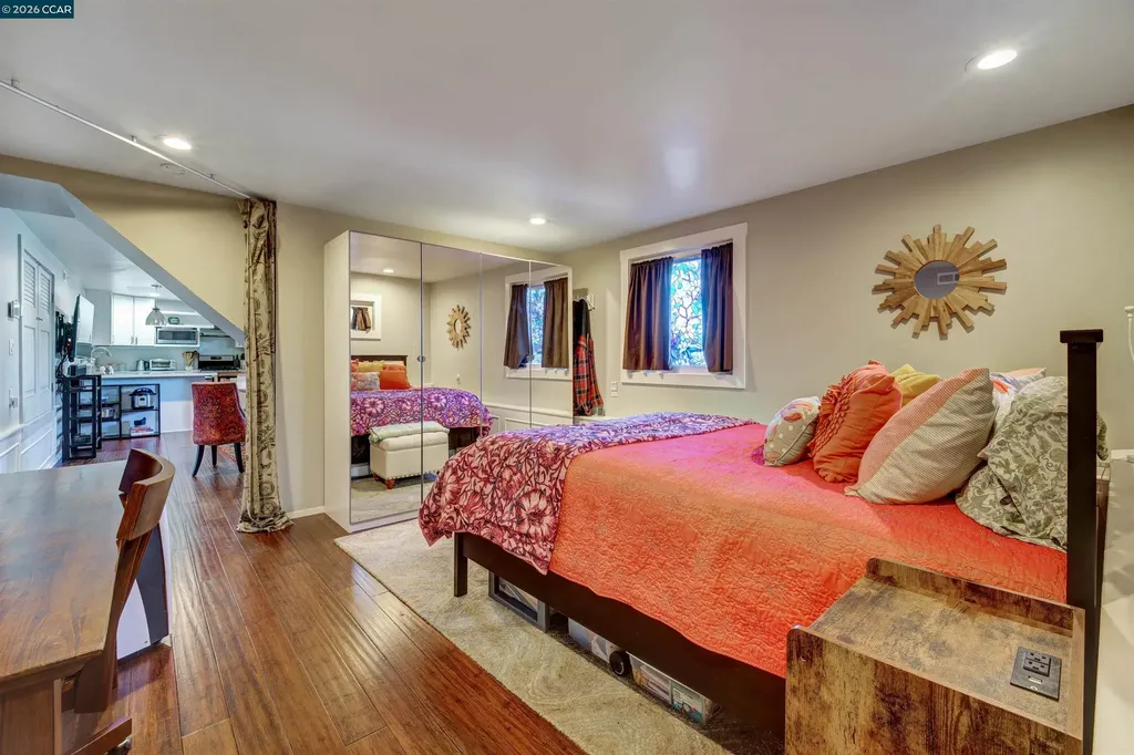 2038 Lakeshore Avenue Oakland CA 94606