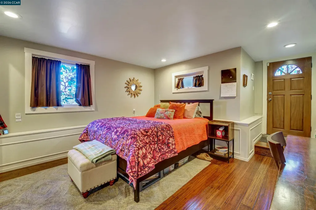 2038 Lakeshore Avenue Oakland CA 94606