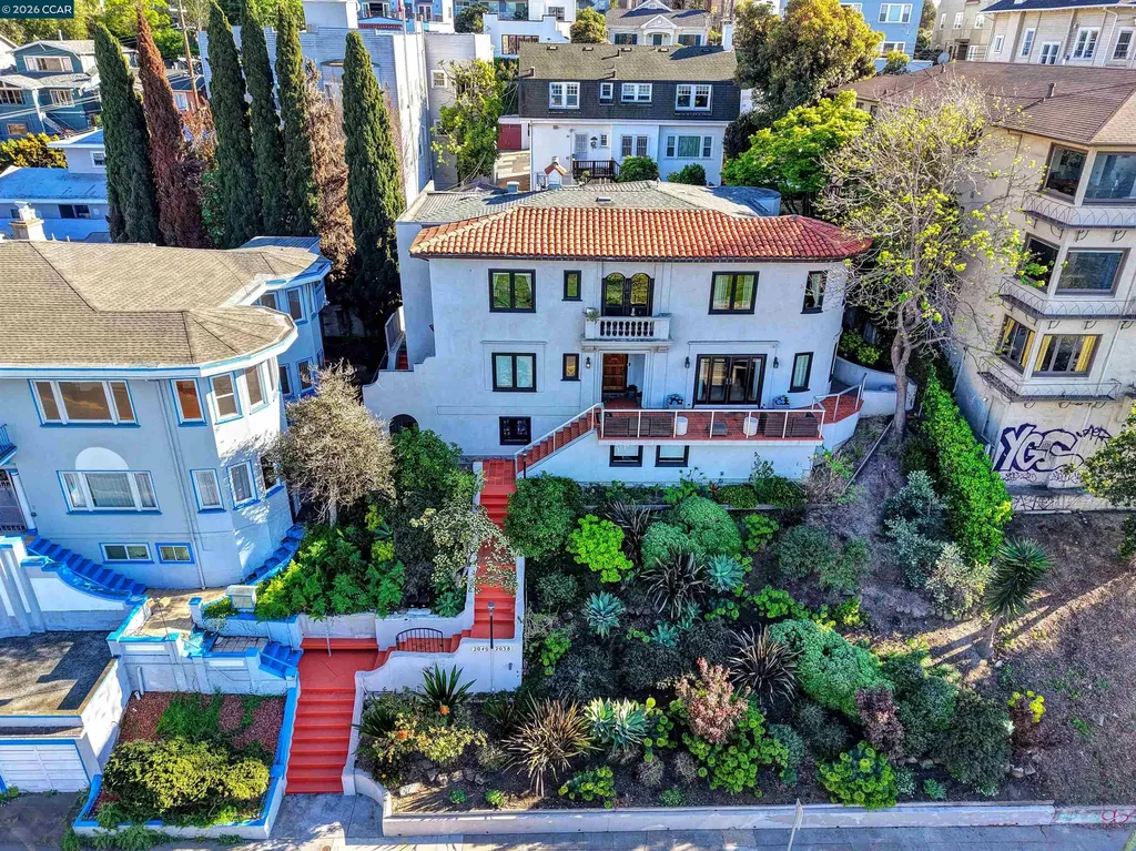 2038 Lakeshore Avenue Oakland CA 94606
