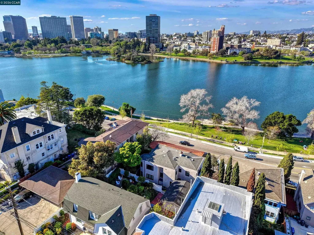 2038 Lakeshore Avenue Oakland CA 94606
