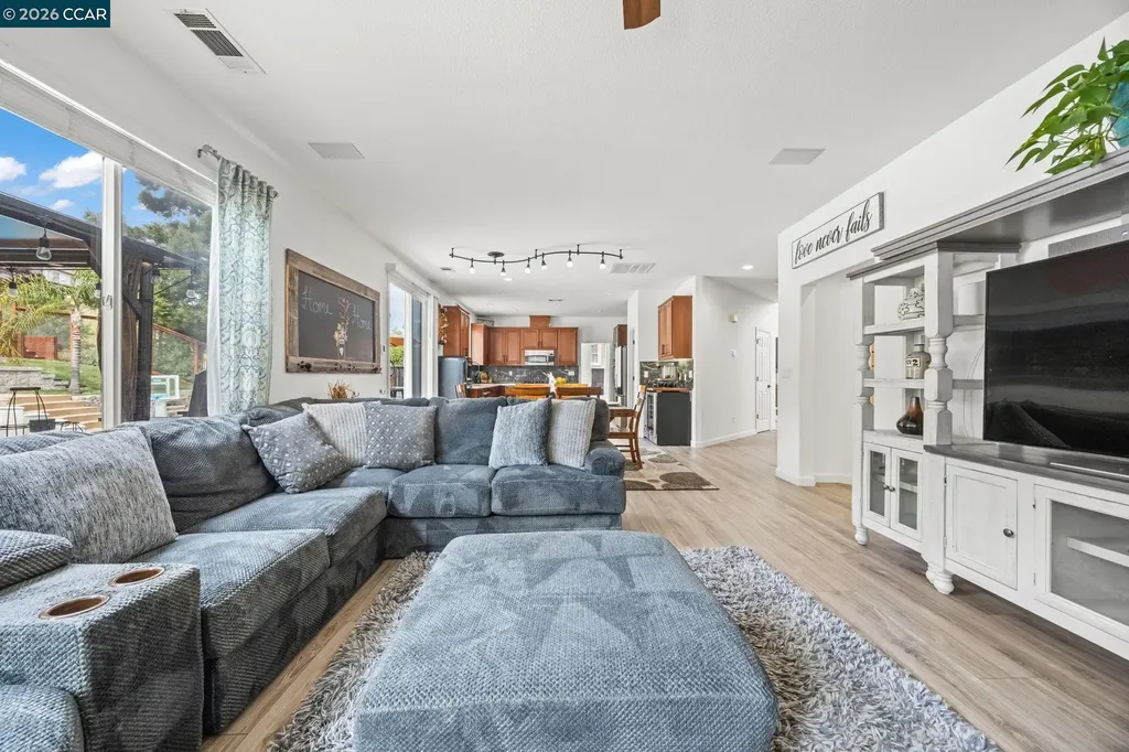 911 Autumn Oak Circle Concord CA 94521