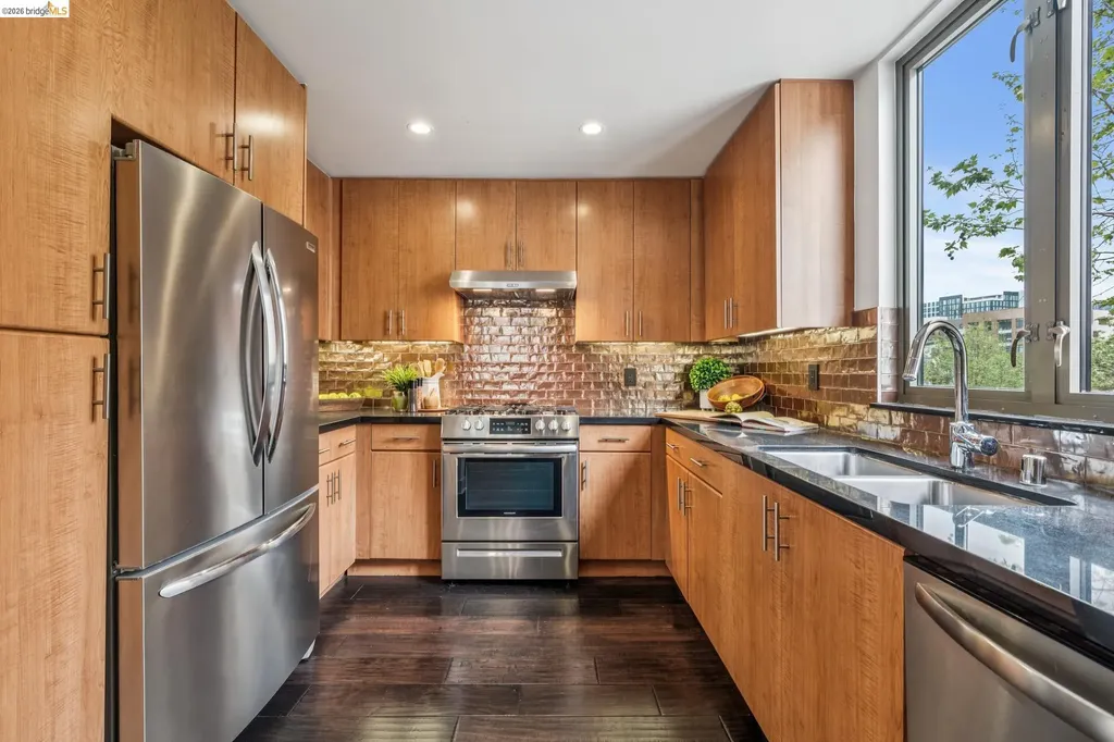438 Grand Avenue Oakland CA 94612