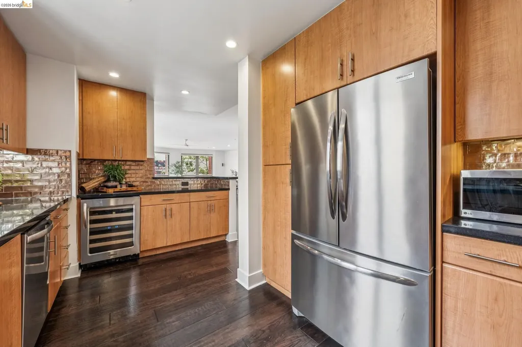 438 Grand Avenue Oakland CA 94612