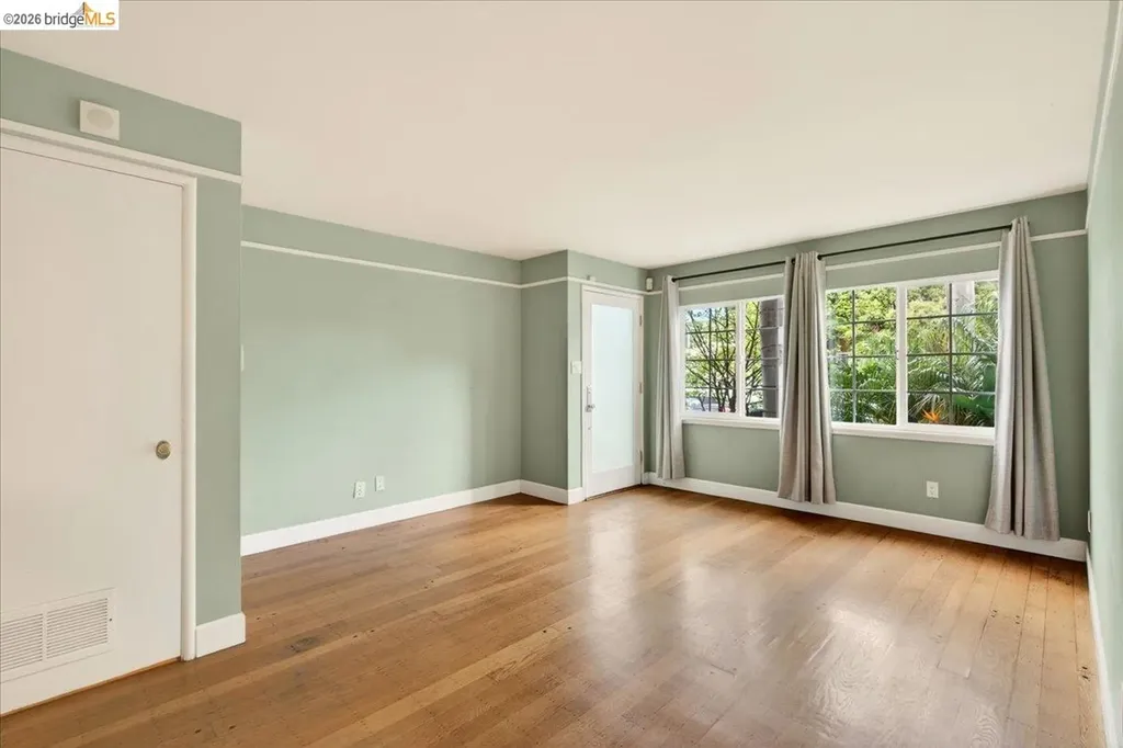 6386 Dana Street Oakland CA 94609