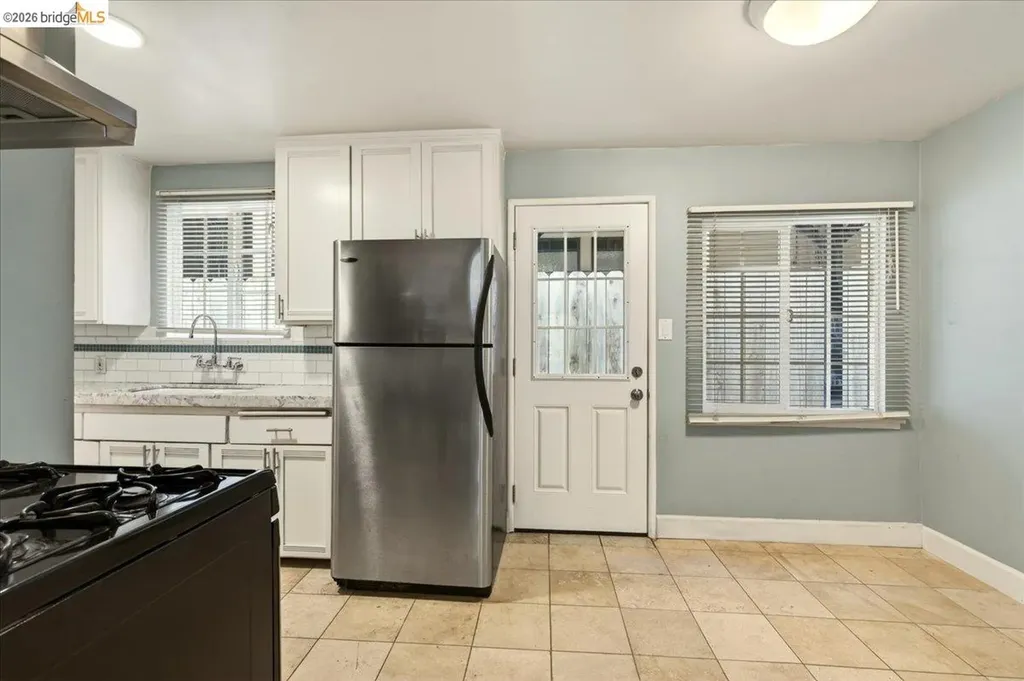 6386 Dana Street Oakland CA 94609