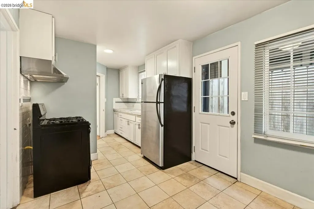 6386 Dana Street Oakland CA 94609