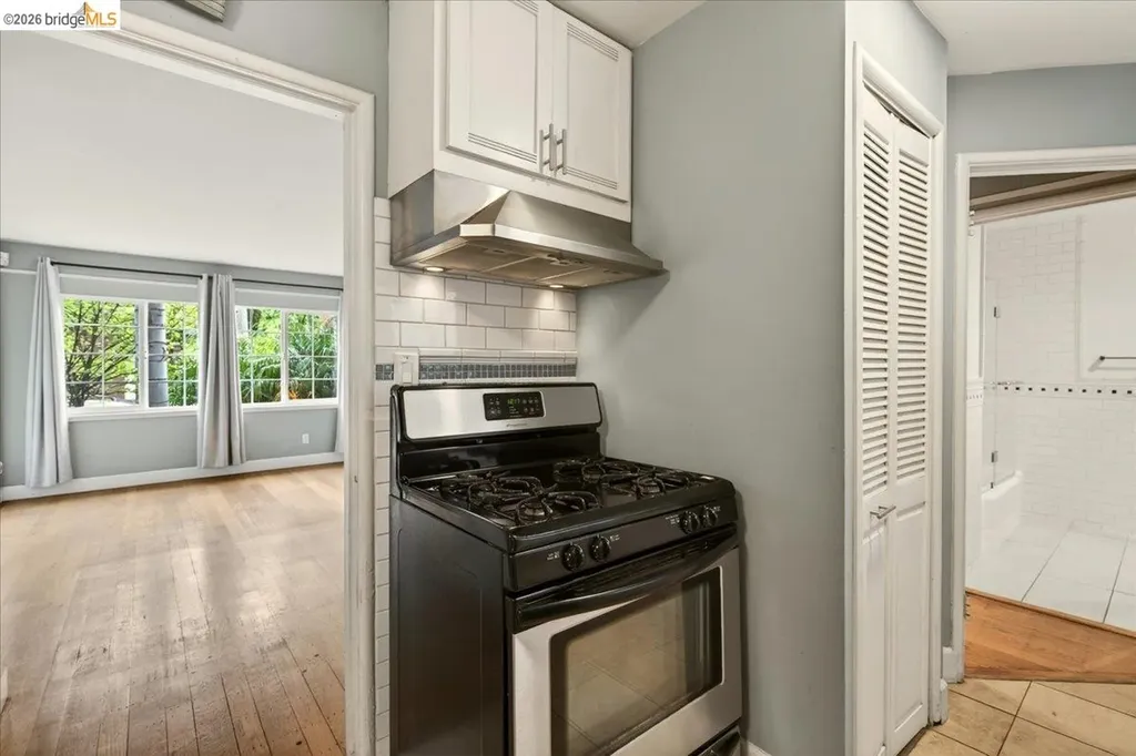 6386 Dana Street Oakland CA 94609