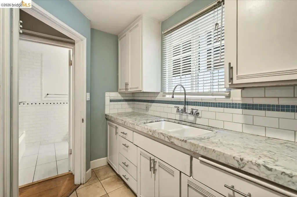 6386 Dana Street Oakland CA 94609