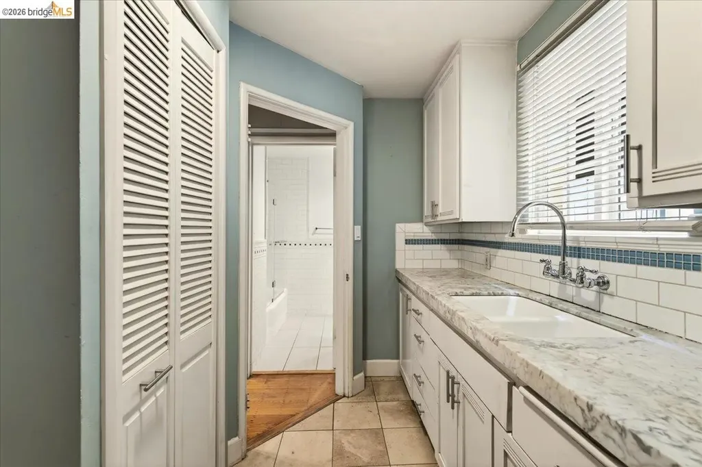 6386 Dana Street Oakland CA 94609