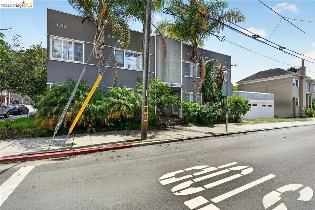 6386 Dana Street Oakland CA 94609
