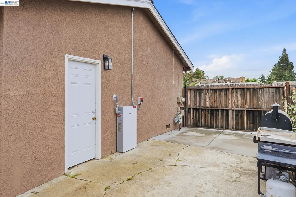 5616 Crestmont Avenue Livermore CA 94551