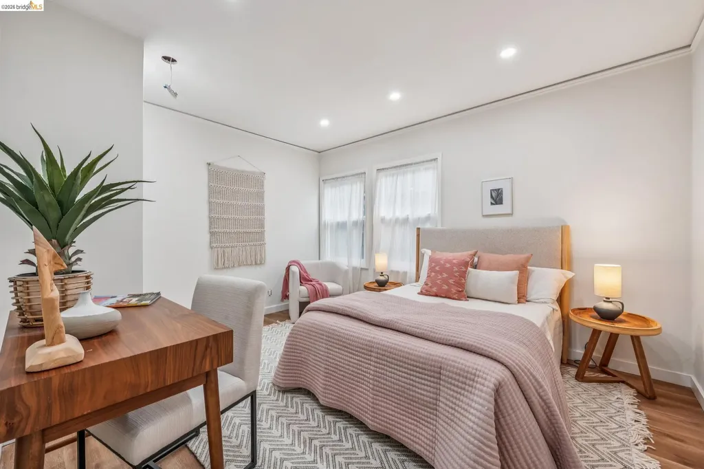 3056 Roxbury Avenue Oakland CA 94605