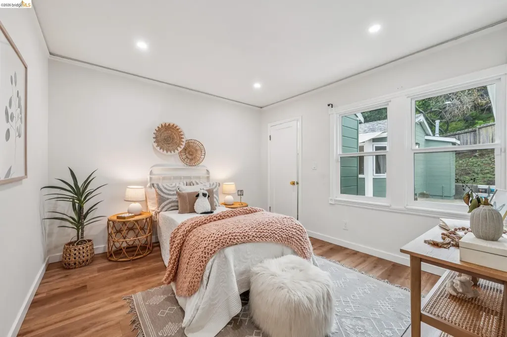 3056 Roxbury Avenue Oakland CA 94605